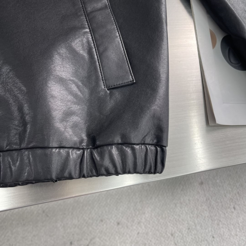 Pra*a outwear